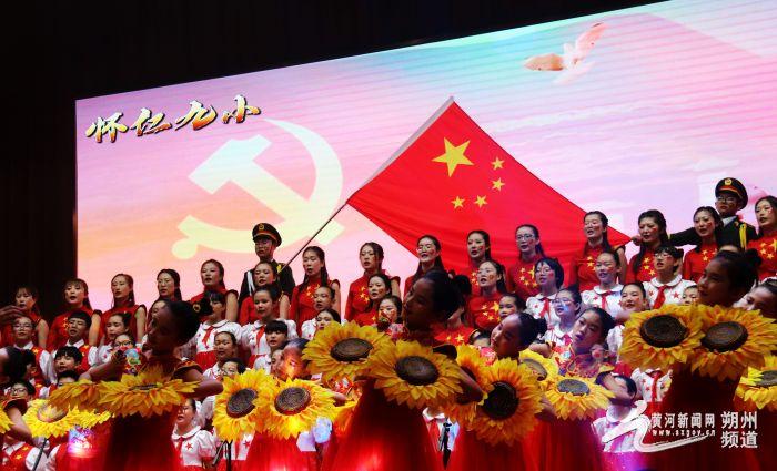 首创一站式清洁中心，科沃斯地宝X2 COMBO升维清扫，家庭清洁的“核心舱”！