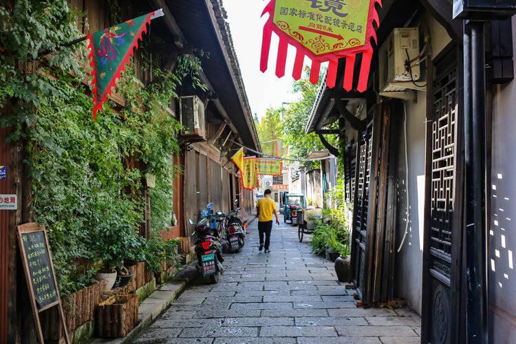 逃离拇指山地